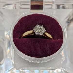 18k Gold Diamond Floral Ring